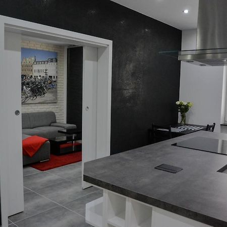 Rr Bus Station Apartment 布拉迪斯拉发 外观 照片