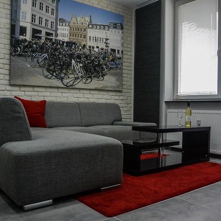 Rr Bus Station Apartment 布拉迪斯拉发 外观 照片