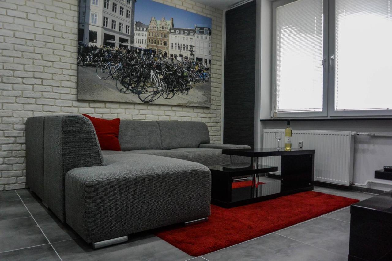 Rr Bus Station Apartment 布拉迪斯拉发 外观 照片